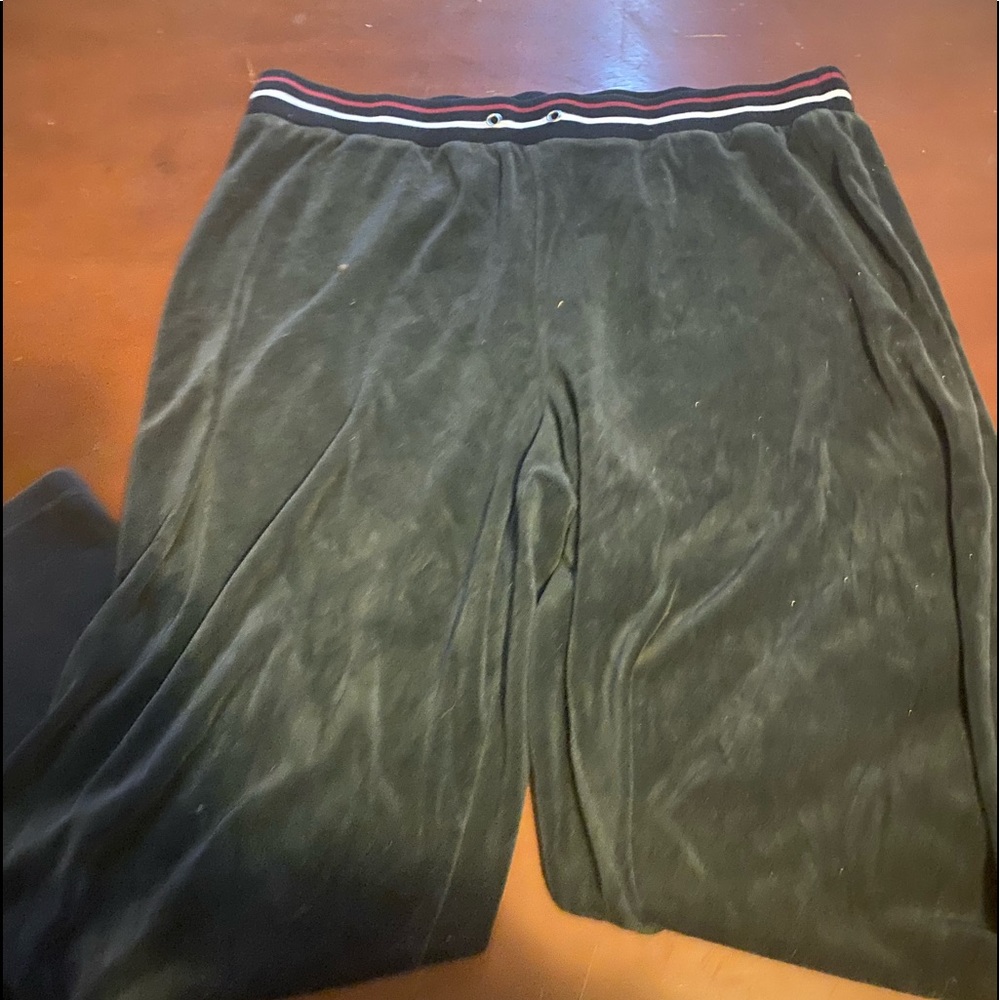 Loosely fitted joggers